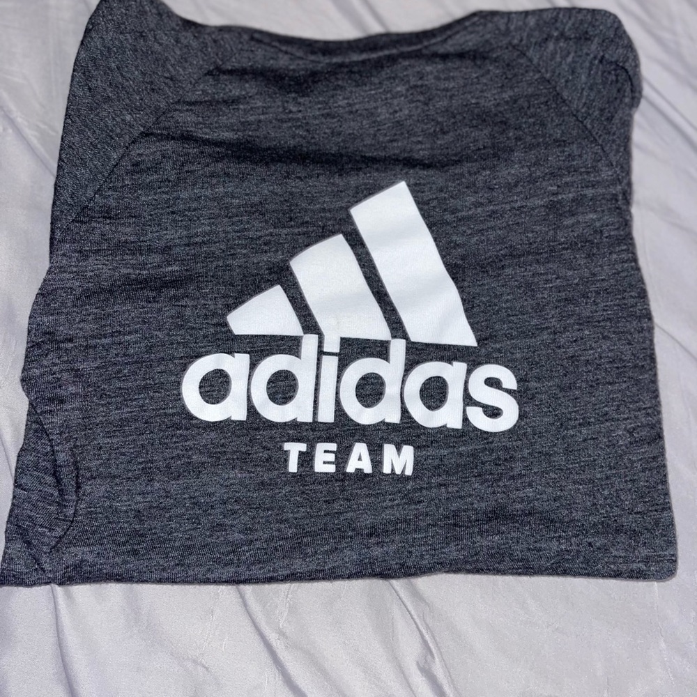 Adidas tee